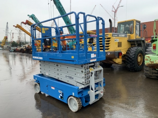 รถกระเช้า (ขากรรไกร) GENIE ทำงานได้สูง 11.75เมตร รุ่น: GS3246DC นำเข้ายี่ปุ่น