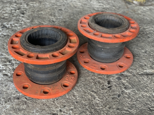 ขายข้อต่อยางกันสะบัด Mason super Flex 4นิ้ว made in USA. ของใหม่เก่าเก็บ พร้อมใช้งาน มีหลายตัวครับ ราคาตัวละ 1,400 บาท