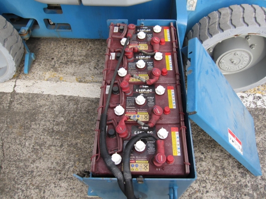 รถกระเช้า GENIE ทำงานได้สูง 11.14 เมตร รุ่น: Z30N/20N นำเข้ายี่ปุ่น รถกระเช้า GENIE ทำงานได้สูง 11.14 เมตร รุ่น: Z30N/20N นำเข้ายี่ปุ่น