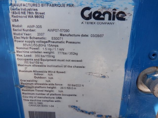 รถกระเช้า GENIE ทำงานได้สูง 11เมตร รุ่น: AWP-30S นำเข้ายี่ปุ่น รถกระเช้า GENIE ทำงานได้สูง 11เมตร รุ่น: AWP-30S นำเข้ายี่ปุ่น