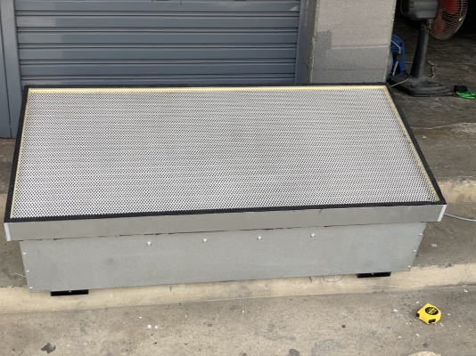 ขายชุดพัดลมดูดควัน-ดูดอากาศ 150W 380V (ต่อไฟบ้านได้ครับ) made in Korea พร้อมชุดแผ่นกรองอากาศ    *** ของใหม่ไม่เคยใช้งาน***  หมุนนิ่ม พร้อมใช้งาน มี 16ชุด ราคาชุดละ 4,800 บาทครับ