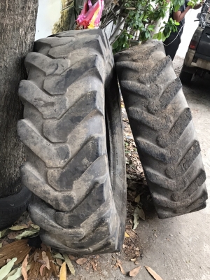 ยาง 14.00-24 สวยๆ คู่นี้ ราคา 4500 บาท ยาง 14.00-24 สวยๆ คู่นี้ ราคา 4500 บาท