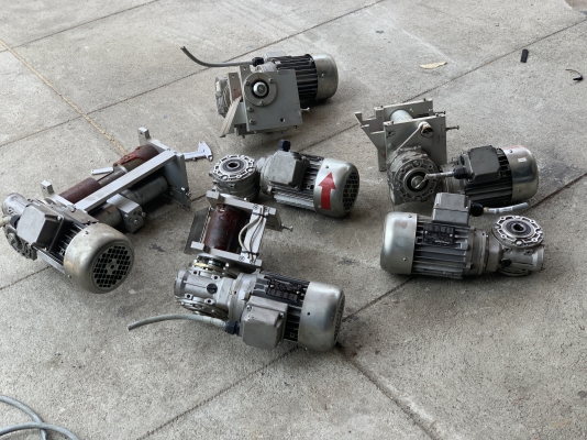 ขายมอเตอร์เกียร์แบบเพลาสวม Carpanelli S.T.M 1/4HP. 380V made in Italy อัตราทด 1:10 เพลาออกประมาณ 140รอบต่อนาที สภาพสวย หมุนนิ่ม พร้อมใช้งาน มี 6ตัวครับ ราคาตัวละ 2,000 บาท ขายมอเตอร์เกียร์แบบเพลาสวม Carpanelli S.T.M 1/4HP. 380V made in Italy อัตราทด 1:10 เพลาออกประมาณ 140รอบต่อนาที สภาพสวย หมุนนิ่ม พร้อมใช้งาน มี 6ตัวครับ ราคาตัวละ 2,000 บาท