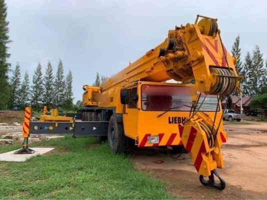 ขาย 8,800,000 บาท เครน LIEBHERR 140 ตัน LTM1140 จดทะเบียนปี 57 สภาพพร้อมใช้ เอกสารเล่มทะเบียน สนใจดู