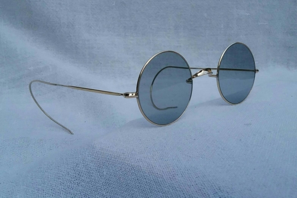 แว่นตาทรงโบราณ จอห์น เลนนอน'ส วินด์เซอร์ ราคาพิเศษ ! ทศวรรษที่ 1940's ทองโกลด์ฟิลด์ 12 K สัดส่วนทองคำบริสุทธิ์ 50\% เลนส์กระจกวินเทจ 'สีเทาสว่าง' Rare Antique ELILA HCO 20 : John Lennon's Wi แว่นตาทรงโบราณ จอห์น เลนนอน'ส วินด์เซอร์ ราคาพิเศษ ! ทศวรรษที่ 1940's ทองโกลด์ฟิลด์ 12 K สัดส่วนทองคำบริสุทธิ์ 50\% เลนส์กระจกวินเทจ 'สีเทาสว่าง' Rare Antique ELILA HCO 20 : John Lennon's Wi