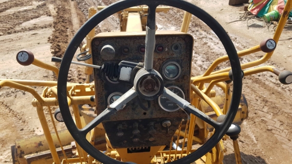 ขายรถเกรด KOMATSU GD28A-1 เอวอ่อน อินวอย ขายรถเกรด KOMATSU GD28A-1 เอวอ่อน อินวอย