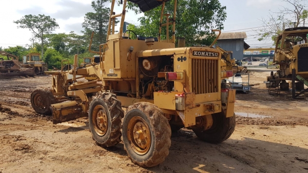ขายรถเกรด KOMATSU GD28A-1 เอวอ่อน อินวอย ขายรถเกรด KOMATSU GD28A-1 เอวอ่อน อินวอย