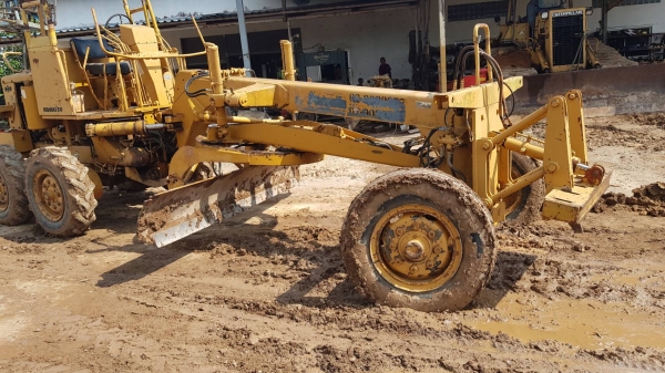 ขายรถเกรด KOMATSU GD28A-1 เอวอ่อน อินวอย ขายรถเกรด KOMATSU GD28A-1 เอวอ่อน อินวอย