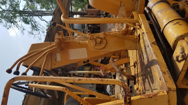 ขายรถเกรดเล็กkomutsu gd28