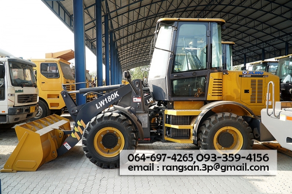 ขายรถตักล้องยาง บุ้งกี๋ 1 คิว XCMG รุ่น LW180K สำหรับร้านค้าวัสดุ