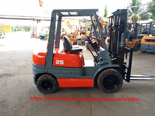 TOYOTA ขายรถยก 2.5 ตัน รถนอกนำเข้าเองจากญี่ปุ่น MADE IN JAPAN TOYOTA ขายรถยก 2.5 ตัน รถนอกนำเข้าเองจากญี่ปุ่น MADE IN JAPAN