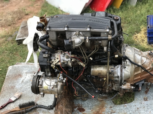 ขายเครื่องISUZU มังกรดำมาสด้าB-2500 พร้อมเกียร์