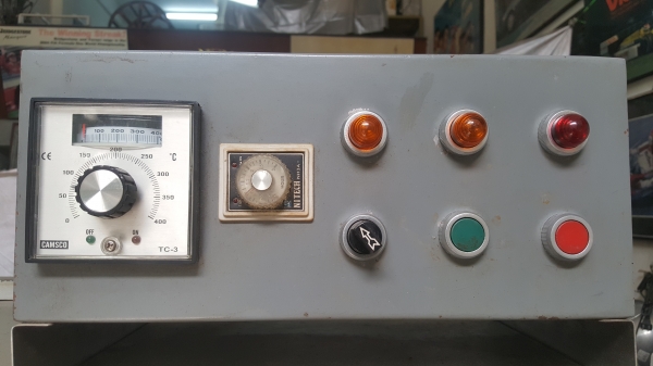 ขายตู้อบลมร้อนไฟฟ้า ของศูนย์เตาอบกล้วยน้ำไทย ไฟโรงงาน380v. ขายตู้อบลมร้อนไฟฟ้า ของศูนย์เตาอบกล้วยน้ำไทย ไฟโรงงาน380v.