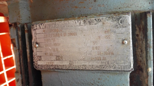 มอเตอร์เกียร์ทด SEW Eurodrive ขนาด 20 HP อัตราทด 1:109 (13 rpm) 380V