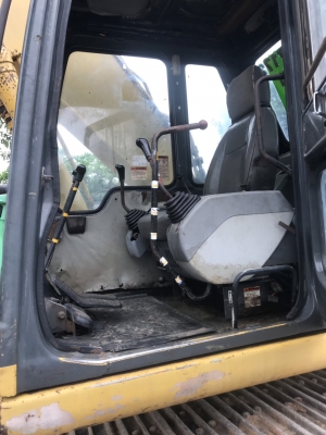 ปิดการขาย!!Komatsu pc200-6 เครื่องคอมมิน สภาพสวยเดิมๆ ช่วงล่างเต็ม เอกสารเล่มทะเบียน ใช้งานได้ดี