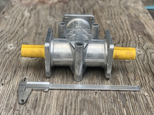 ขายหัวเกียร์ 3ทาง อัตราทด 1:1 Bonfiglioli made in Italy ***ของใหม่ไม่เคยใช้งานครับ*** ราคา 2,400 บาท ขายหัวเกียร์ 3ทาง อัตราทด 1:1 Bonfiglioli made in Italy ***ของใหม่ไม่เคยใช้งานครับ*** ราคา 2,400 บาท