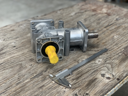 ขายหัวเกียร์ 3ทาง อัตราทด 1:1 Bonfiglioli made in Italy ***ของใหม่ไม่เคยใช้งานครับ*** ราคา 2,400 บาท ขายหัวเกียร์ 3ทาง อัตราทด 1:1 Bonfiglioli made in Italy ***ของใหม่ไม่เคยใช้งานครับ*** ราคา 2,400 บาท