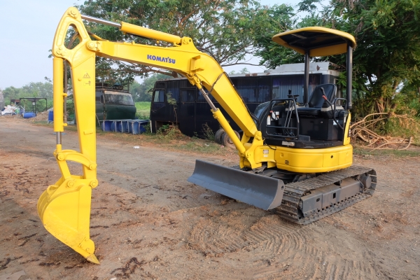 Komatsu pc30mr-2 เก่าญี่ปุ่นไม่เคยใช้ในไทย 086-1602189
