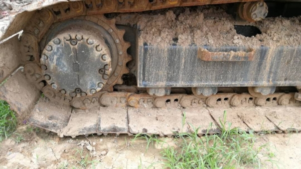 Komatsu PC200-7 ไมล์ 10,000 สภาพสวยมากค่ะ Komatsu PC200-7 ไมล์ 10,000 สภาพสวยมากค่ะ