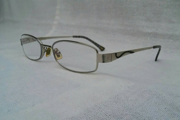 แว่นสายตาแนวโมเดิร์นอาร์ต  เลนส์มัลติโค้ทคุณภาพสูง  ใสปิ๊ง +150  เจแปนิสแฮนด์เมดทศวรรษ 2010's   สภาพเทพ / ใหม่กริ๊บ !  ราคาพิเศษ Authentic KATAYAMA handmade in Japan