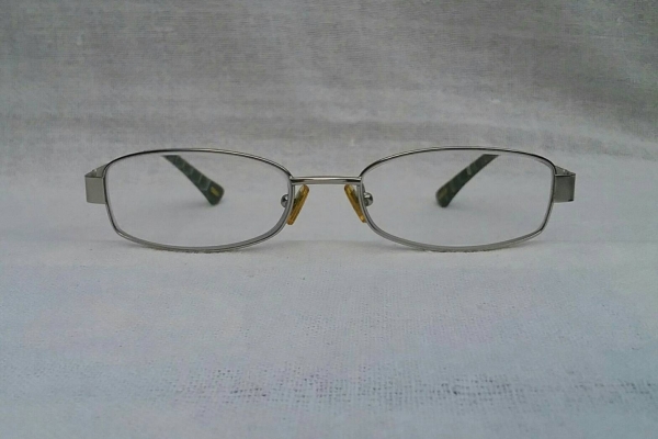 แว่นสายตาแนวโมเดิร์นอาร์ต  เลนส์มัลติโค้ทคุณภาพสูง  ใสปิ๊ง +150  เจแปนิสแฮนด์เมดทศวรรษ 2010's   สภาพเทพ / ใหม่กริ๊บ !  ราคาพิเศษ Authentic KATAYAMA handmade in Japan