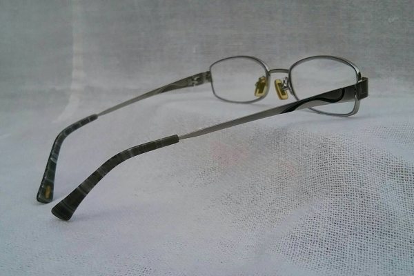 แว่นสายตาแนวโมเดิร์นอาร์ต  เลนส์มัลติโค้ทคุณภาพสูง  ใสปิ๊ง +150  เจแปนิสแฮนด์เมดทศวรรษ 2010's   สภาพเทพ / ใหม่กริ๊บ !  ราคาพิเศษ Authentic KATAYAMA handmade in Japan