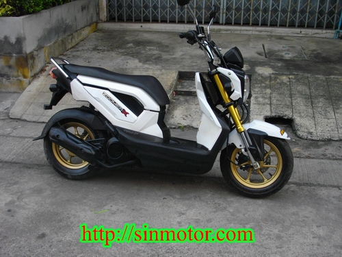 ขาย Honda Zoomer X หัวฉีด ตัวท๊อป ล้อแม็ก คอมบายเบรค สวยเลิศ เครื่องยอดเยี่ยม ราคา 24500 บาท
