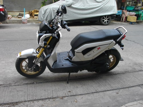 ขาย Honda Zoomer X หัวฉีด ตัวท๊อป ล้อแม็ก คอมบายเบรค สวยเลิศ เครื่องยอดเยี่ยม ราคา 24500 บาท