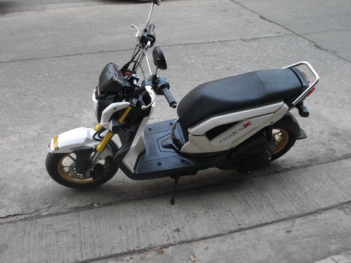ขาย Honda Zoomer X หัวฉีด ตัวท๊อป ล้อแม็ก คอมบายเบรค สวยเลิศ เครื่องยอดเยี่ยม ราคา 24500 บาท