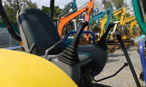 ต้องการขายรถขุดยี่ห้อkomatsu-pc30mr-1รถนำเข้าจากญี่ปุ่น ต้องการขายรถขุดยี่ห้อkomatsu-pc30mr-1รถนำเข้าจากญี่ปุ่น