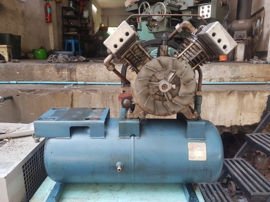 หัวปั๊มลม เก่านอก Iwata 3แรง พร้อมถังพัก สภาพดี ไม่เคยรื้อ ไม่เคยซ่อม