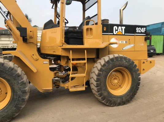 ขายด่วน รถตัก CAT 924F สภาพสวย ต่อแขนแล้ว พร้อมใช้งาน100\% เจ้าของขายเอง 091-0655915 ขายด่วน รถตัก CAT 924F สภาพสวย ต่อแขนแล้ว พร้อมใช้งาน100\% เจ้าของขายเอง 091-0655915