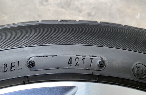 ล้อแม็ก Mazda 2 ตัวท๊อป ขอบ 16 สีกันเมทาลิกหน้าเงา พร้อมยาง 185-60-16 Dunlop ปลายปี 17 สภาพดี