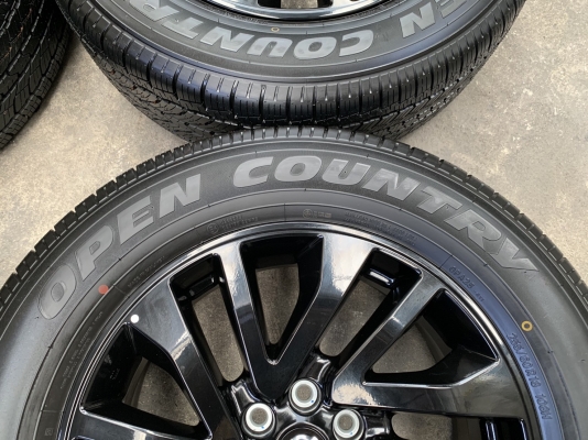 แม็กป้ายแดง Nissan Navara Caliber NP300 Black Edition ขอบ 18 พร้อมยางป้ายแดง 255-60-18 Toyo ปลายปี 1