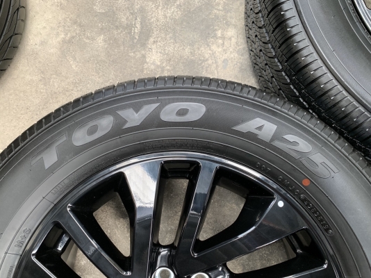 แม็กป้ายแดง Nissan Navara Caliber NP300 Black Edition ขอบ 18 พร้อมยางป้ายแดง 255-60-18 Toyo ปลายปี 1