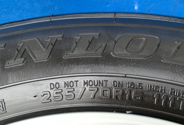 ล้อแม็ก 6รู114 Nissan Navara NP300 ขอบ 16 พร้อมยางใหม่ป้ายแดง 255-70-16 Dunlop ปี 20 ตุ่มอลัง เส้นสี
