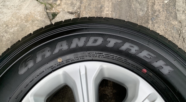ล้อแม็ก 6รู114 Nissan Navara NP300 ขอบ 16 พร้อมยางใหม่ป้ายแดง 255-70-16 Dunlop ปี 20 ตุ่มอลัง เส้นสี