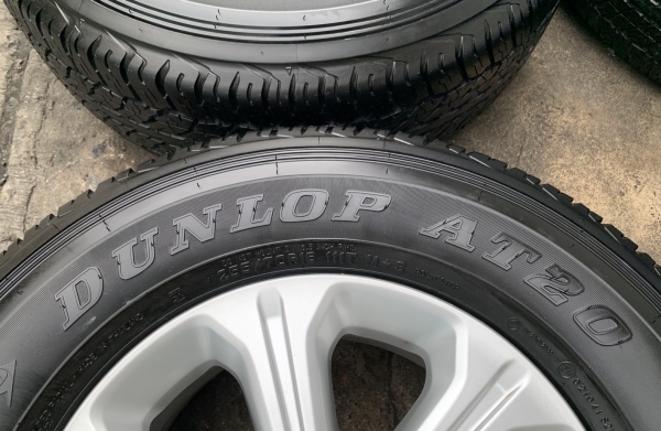 ล้อแม็ก 6รู114 Nissan Navara NP300 ขอบ 16 พร้อมยางใหม่ป้ายแดง 255-70-16 Dunlop ปี 20 ตุ่มอลัง เส้นสี