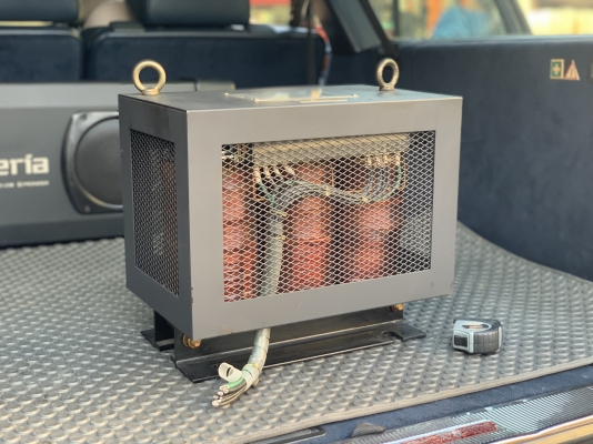 ขายหม้อแปลงไฟฟ้าคุมเครื่องจักร Fanuc 7Kva. ไฟเข้าได้ตั้งแต่ 380V ไฟออก 200V made in Japan สภาพสวยใหม่มาก พร้อมใช้งาน ราคา 5,800 บาท