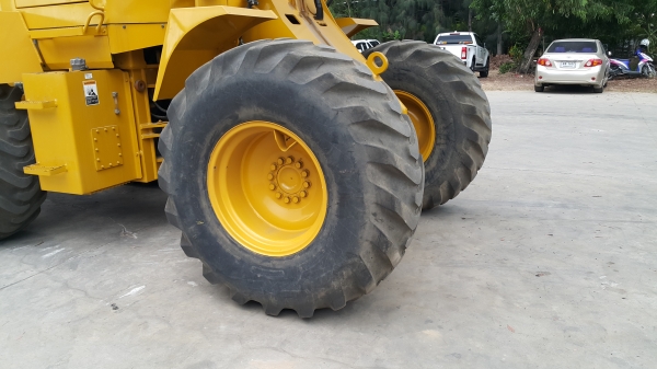 ขาย..รถตักล้อยาง มือ2 ยี่ห้อคาวาซากิ