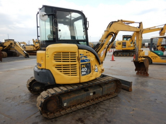 ขายรถขุดนำเข้าจากประเทศญี่ปุ่น komatsu pc40MR-3 สนใจติดต่อสอบถาม 0923309229 อีด