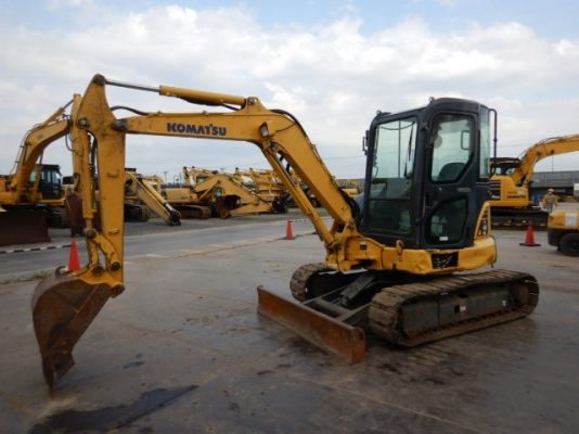 ขายรถขุดนำเข้าจากประเทศญี่ปุ่น komatsu pc40MR-3 สนใจติดต่อสอบถาม 0923309229 อีด