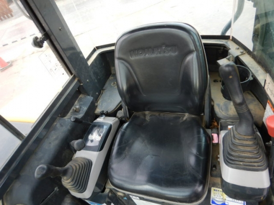 ขายรถขุดนำเข้าจากประเทศญี่ปุ่น komatsu pc40MR-3 สนใจติดต่อสอบถาม 0923309229 อีด