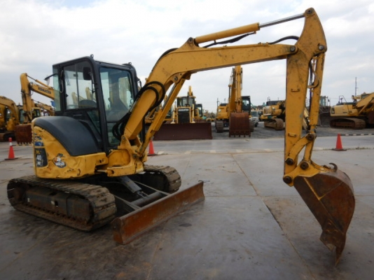ขายรถขุดนำเข้าจากประเทศญี่ปุ่น komatsu pc40MR-3 สนใจติดต่อสอบถาม 0923309229 อีด