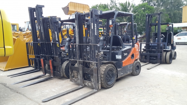 ฟอร์คลิฟท์ มือ2 ติดตั้งเบรคพิเศษอย่างดีที่ยี่ห้ออื่นไม่มี ฟอร์คลิฟท์ มือ2 ติดตั้งเบรคพิเศษอย่างดีที่ยี่ห้ออื่นไม่มี