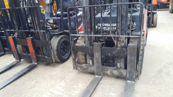 ฟอร์คลิฟท์ มือ2 ติดตั้งเบรคพิเศษอย่างดีที่ยี่ห้ออื่นไม่มี ฟอร์คลิฟท์ มือ2 ติดตั้งเบรคพิเศษอย่างดีที่ยี่ห้ออื่นไม่มี