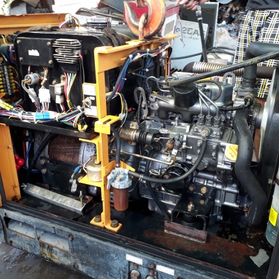 เชื่อมสนามพร้อมปั่นไฟ Komatsu KW-280 เชื่อมสนามพร้อมปั่นไฟ Komatsu KW-280