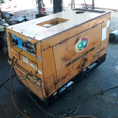 เชื่อมสนามพร้อมปั่นไฟ Komatsu KW-280 เชื่อมสนามพร้อมปั่นไฟ Komatsu KW-280