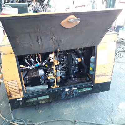 เชื่อมสนามพร้อมปั่นไฟ Komatsu KW-280 เชื่อมสนามพร้อมปั่นไฟ Komatsu KW-280