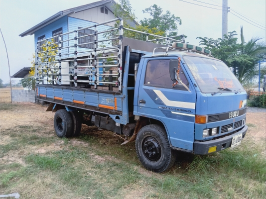 ขาย 6 ล้อ ISUZU NPR 115 แรง F หน้า/หลัง ยาว 4.3 เมตร เครื่องดี คัสซีสวย เอกสารเล่มทะเบียนพร้อมโอน สน